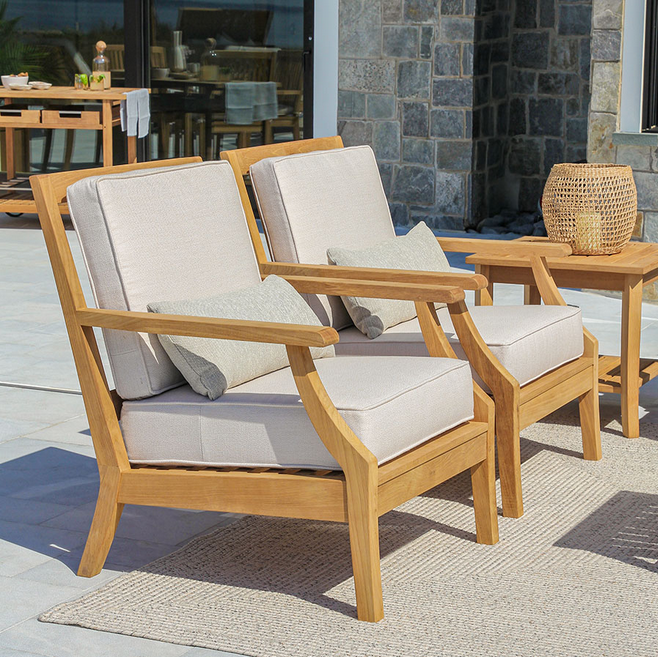 Classicale Lounge Chair